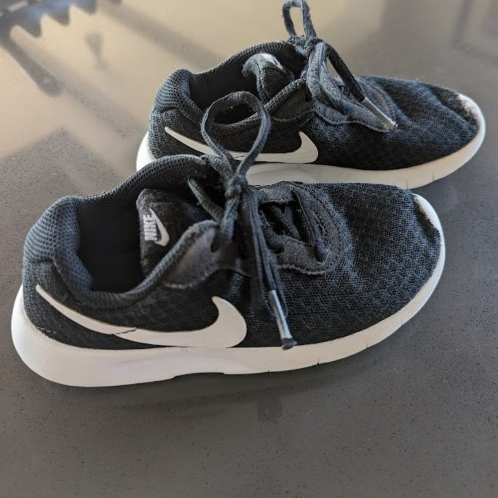 Nike Tanjun sneakers - Toddler Boy - Size 11.5 - Black